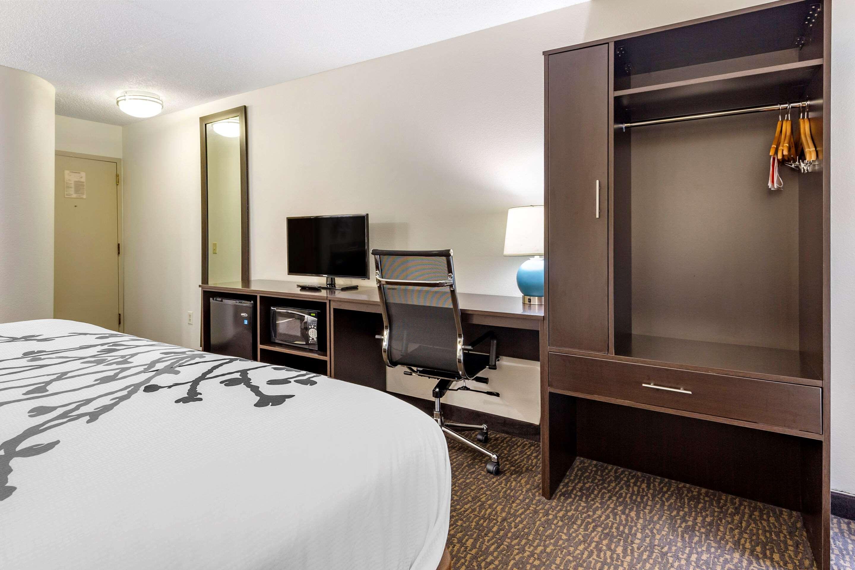Sleep Inn Henderson I-85 Экстерьер фото